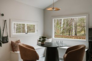 Photo breakfast nook lighting